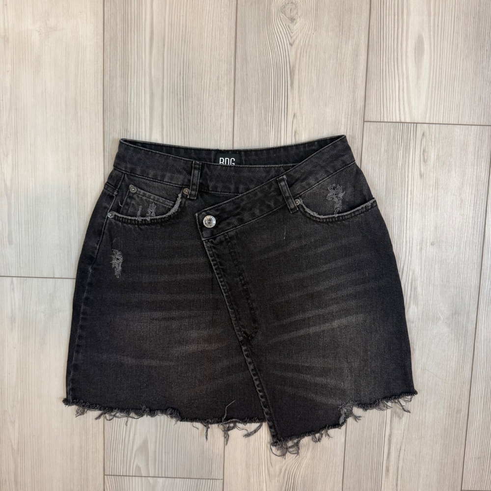 BDG Urban Outfitters Black Denim Mini Skirt Asymmetric Distressed Raw Hem Small